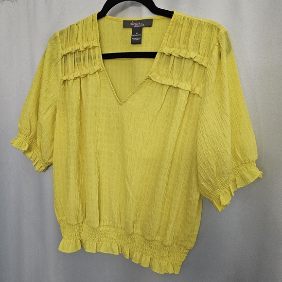 Women's size Medium Bright Spring Summer Top Yellow with Rushing - Picture 2 of 12